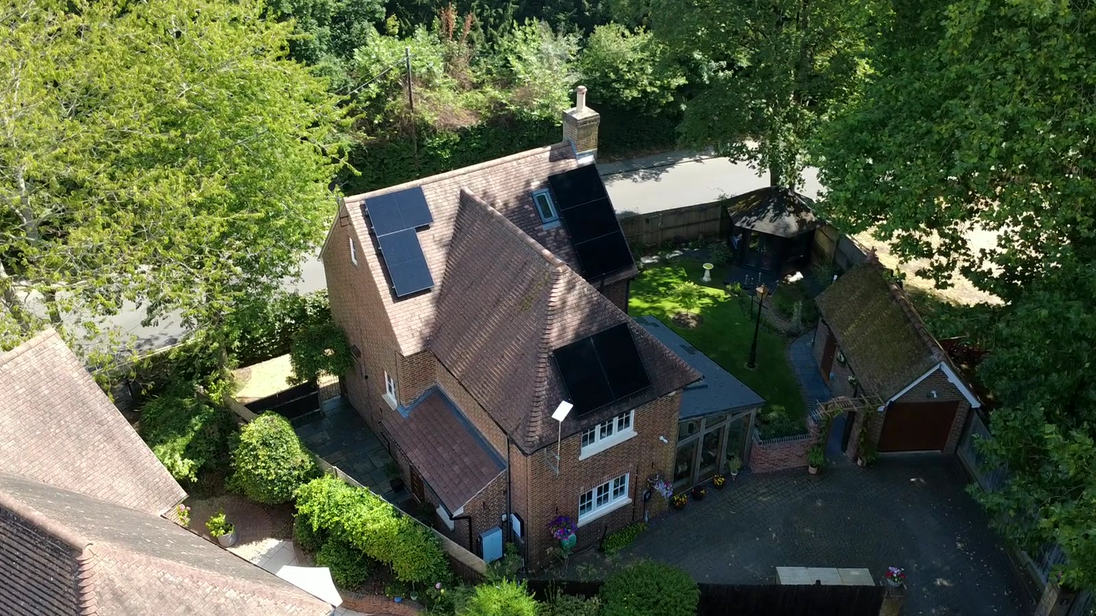 Tesla Powerwall 3 and Solar Panels in Wimborne, Dorset